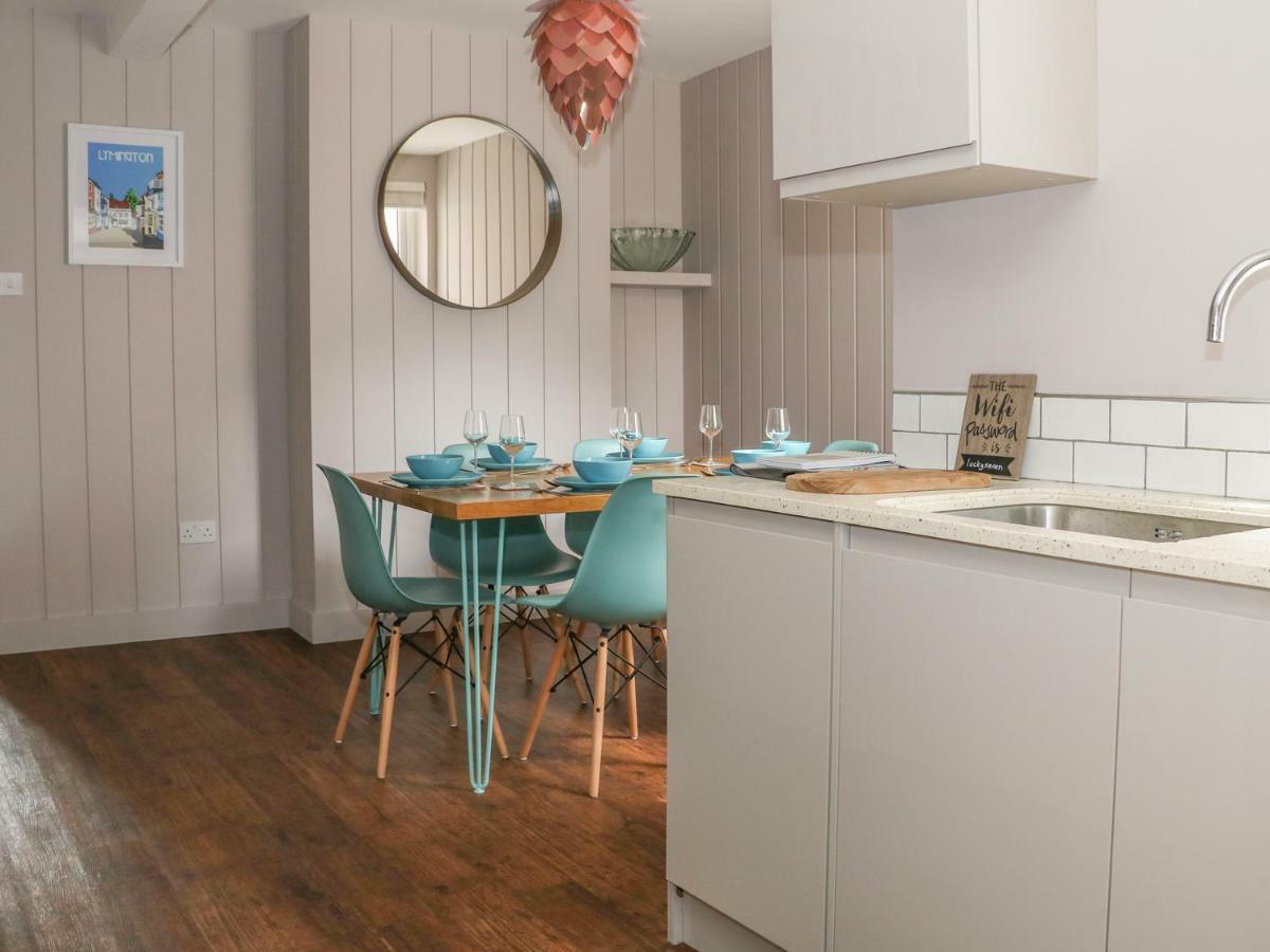 Number 7 Villa Lymington Luaran gambar